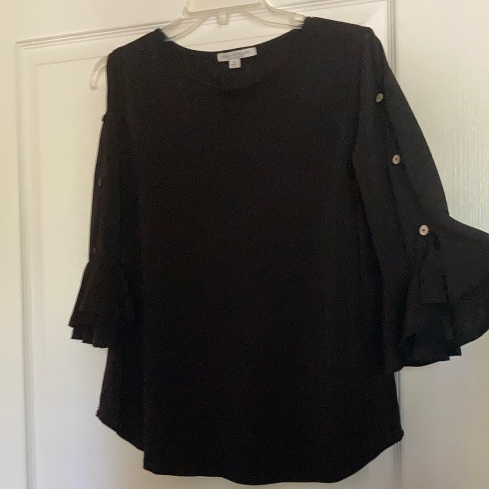 💋Bundle 2 for 20!! Pretty Black Top